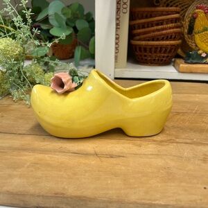 Vintage McCoy shoe planter yellow pink flower